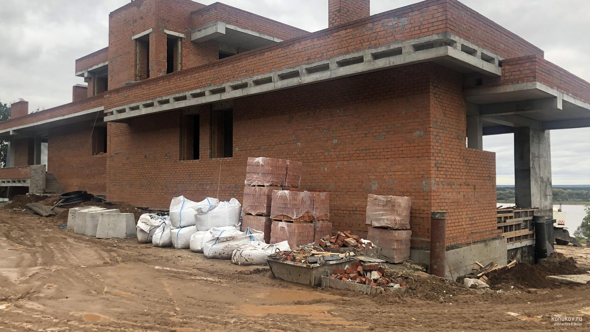 Дом на склоне в Нижнем Новгороде