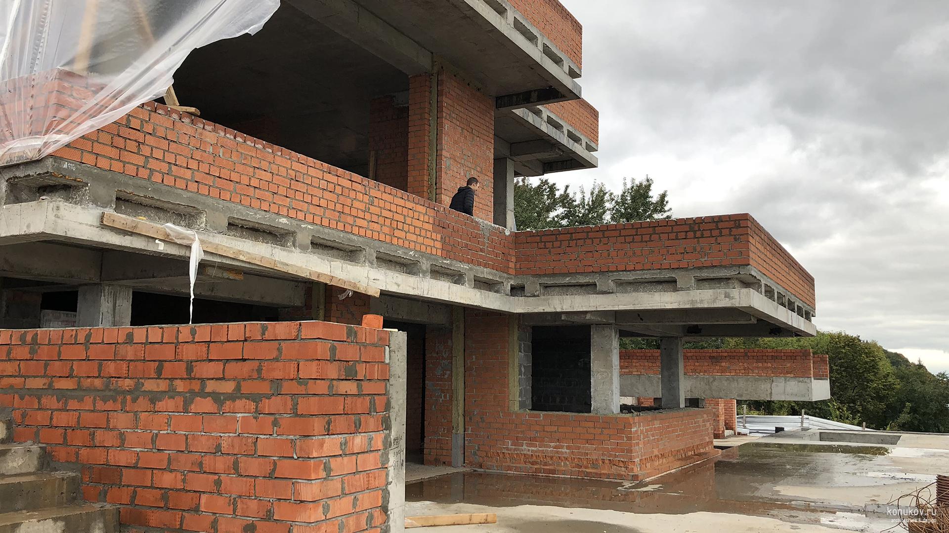 Дом на склоне в Нижнем Новгороде