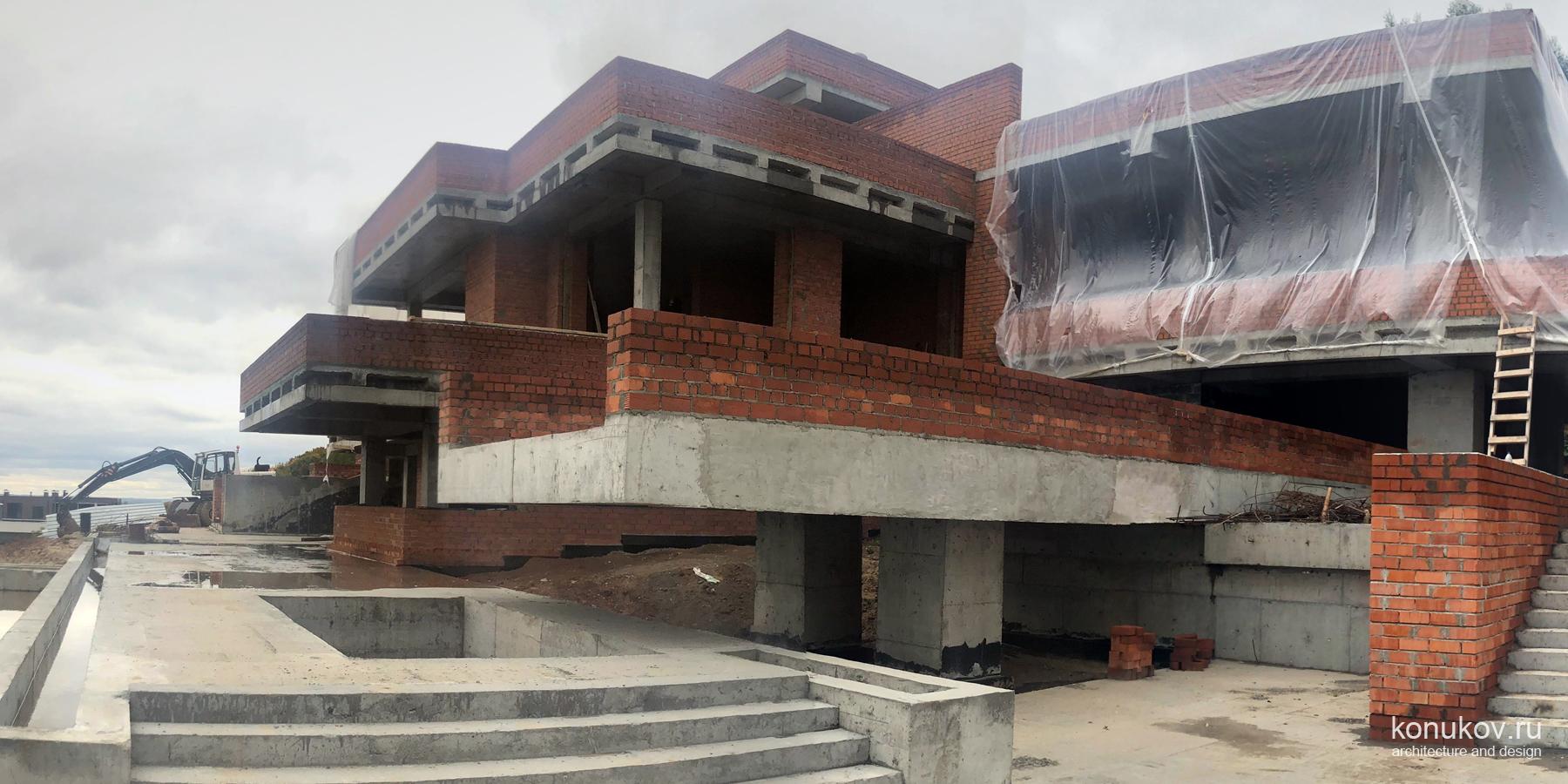 Дом на склоне в Нижнем Новгороде