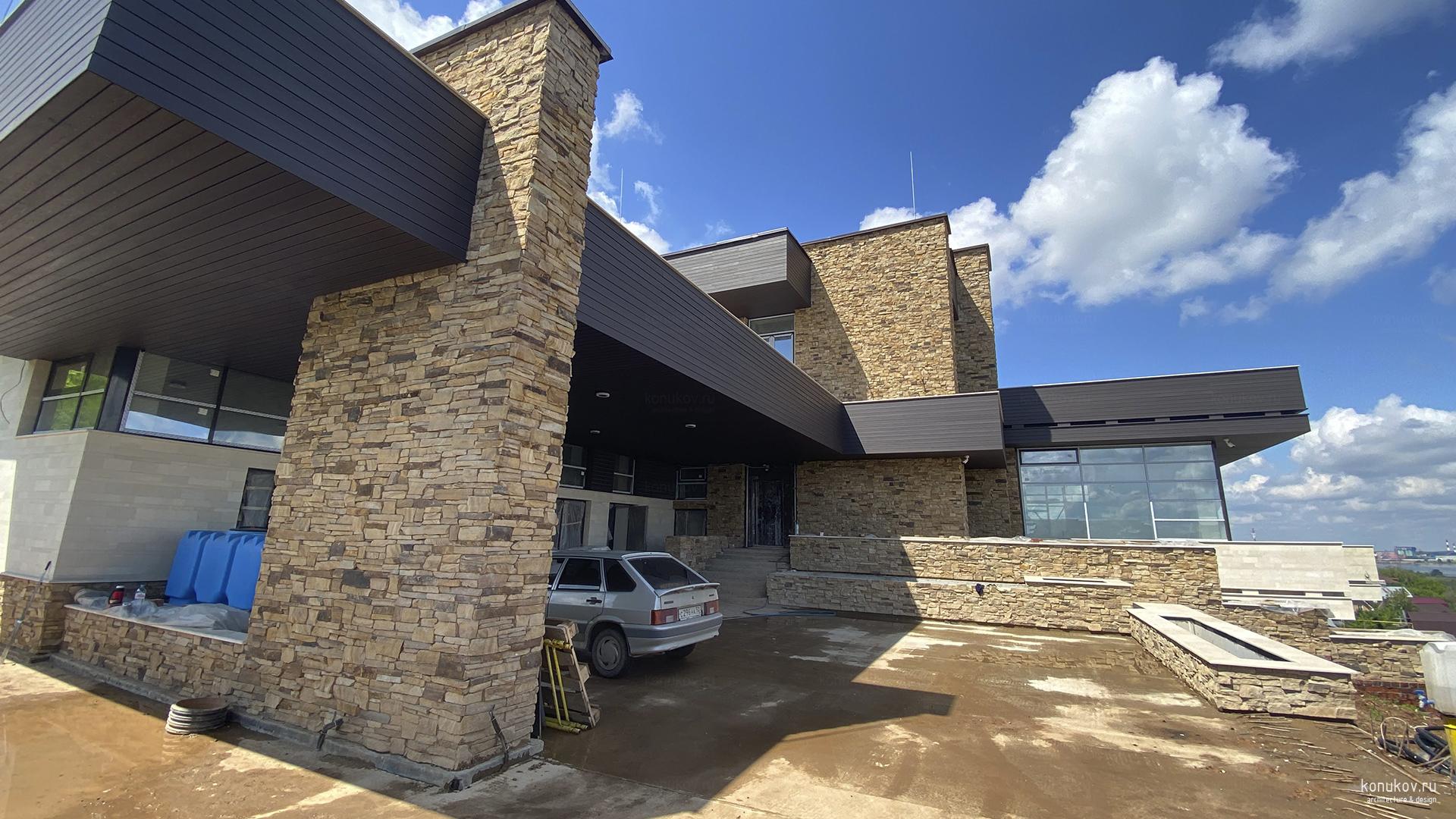 Дом на склоне в Нижнем Новгороде