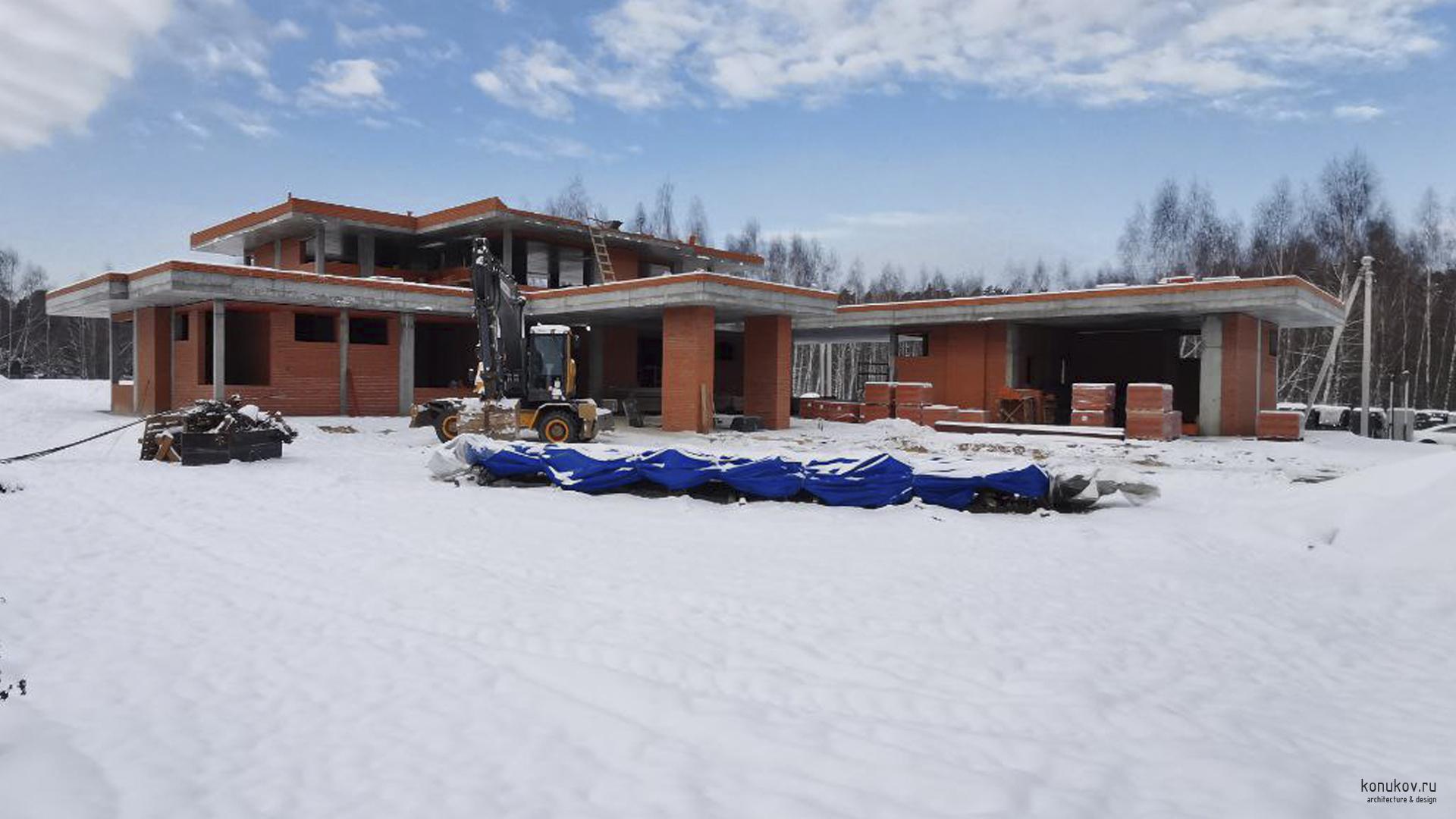 Дом с гаражом и бассейном с плоской кровлей