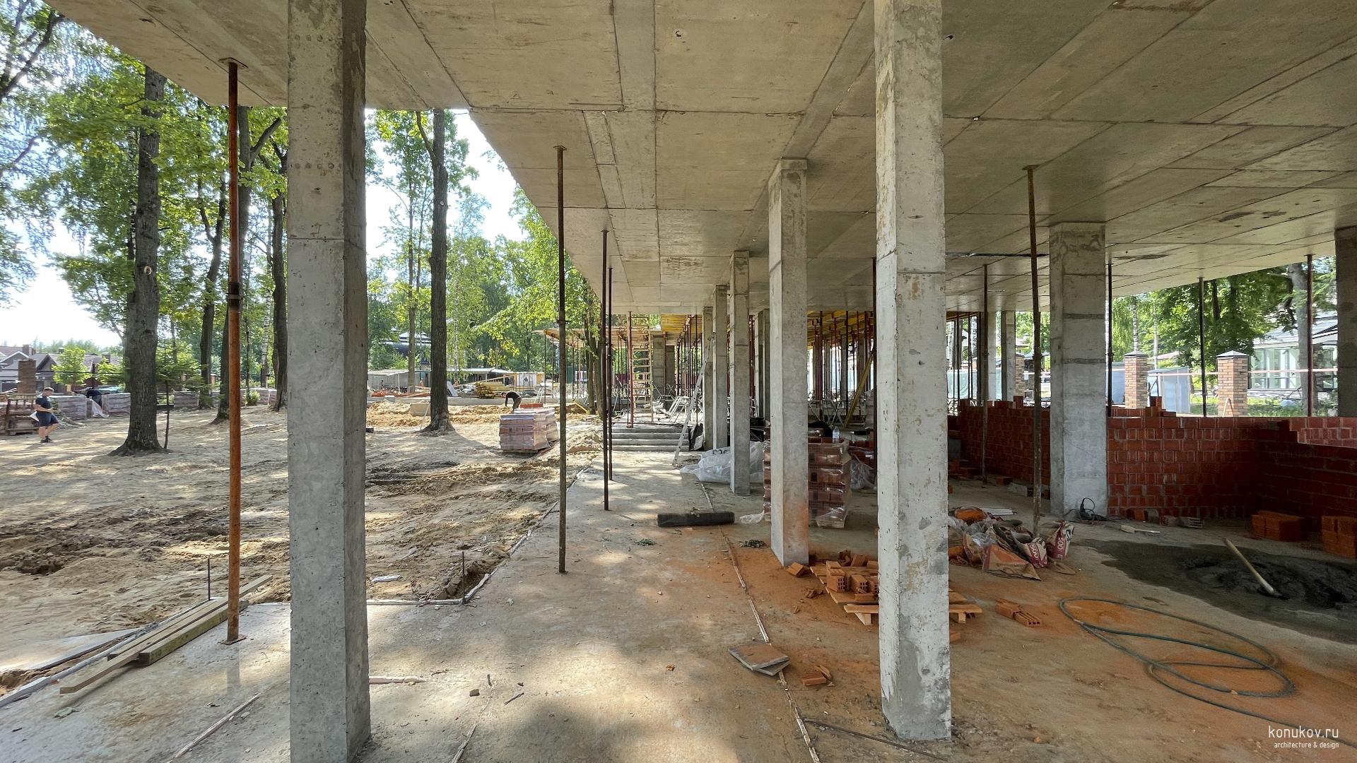 Дом с бассейном, СПА и большим гаражом